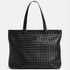 Bottega Veneta Large Zipped Tote in Black Intrecciato Calfskin
